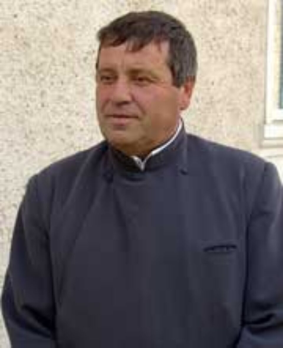 Părintele Vasile Vartic: „Pînă la urmă, a fi gropar e tot o meserie”