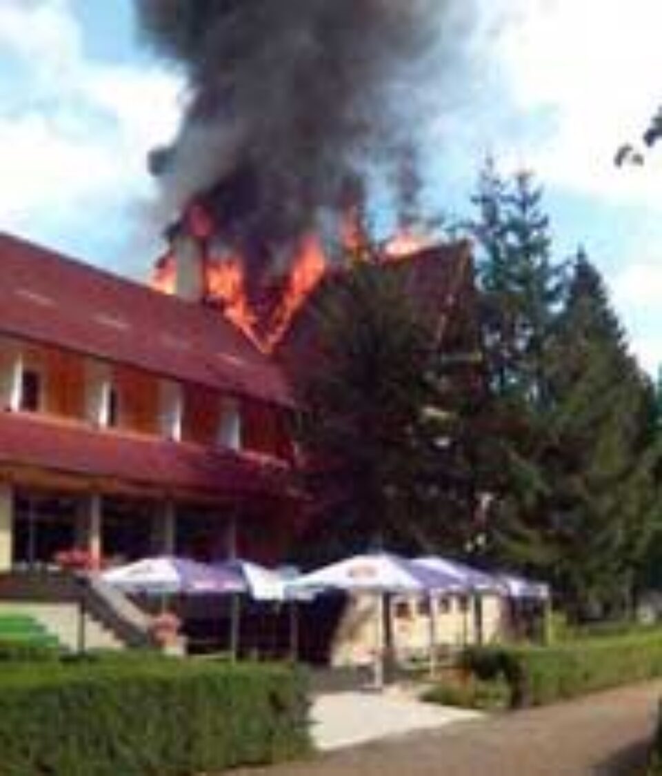 Motelul Ilișești, în flăcări