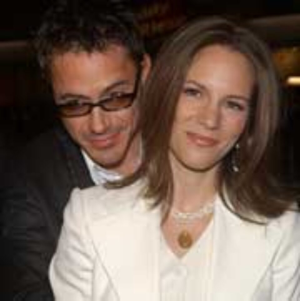 Robert Downey Jr. s-a căsătorit cu producătoarea Susan Levin Robert Downey Jr. s-a căsătorit cu producătoarea Susan Levin