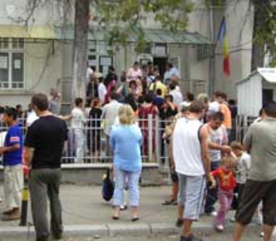 Doar 30 de suceveni și-au recăpătat dreptul de a călători în străinătate