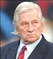 Cehii spun că ne respectă, dar vin în România să ne bată