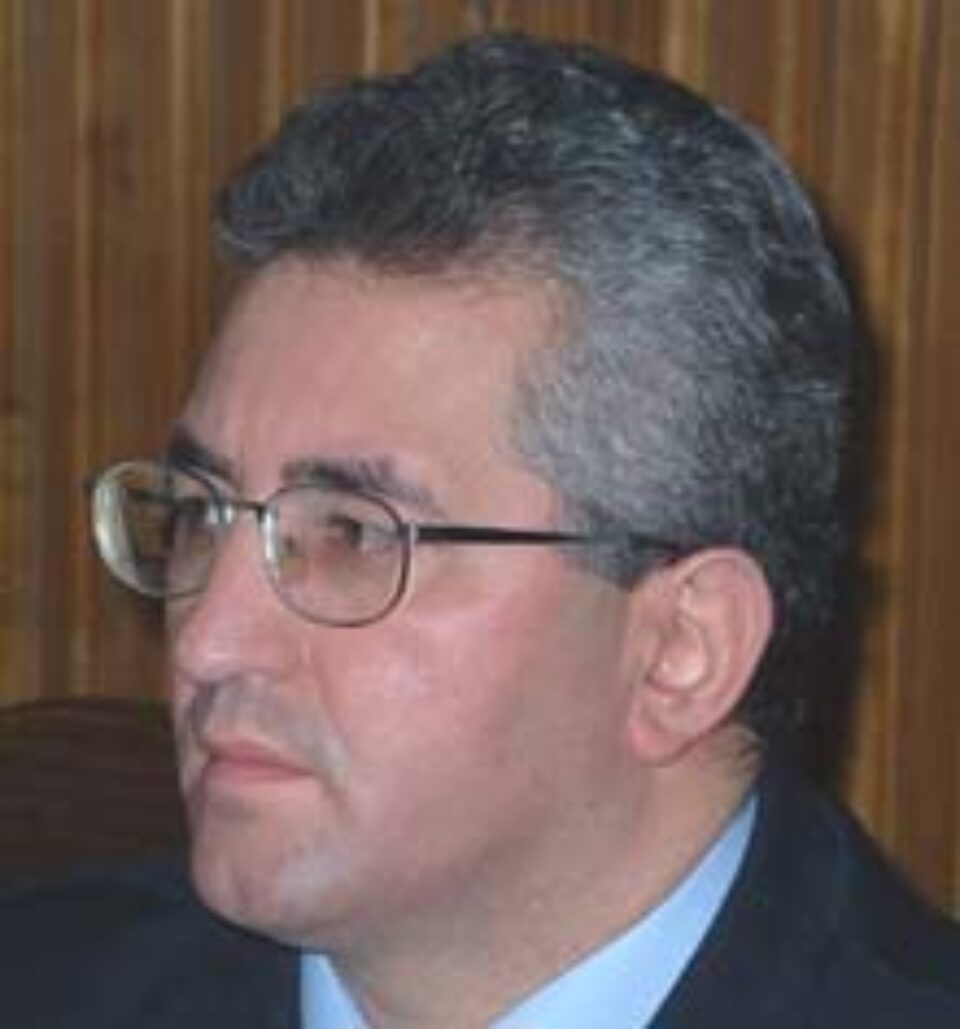 Primarul Ion Lungu vrea să ia măsuri pentru ca apa caldă să revină la toți sucevenii care nu au datorii mari la asociație Primarul Ion Lungu vrea să ia măsuri pentru ca apa caldă să revină la toți sucevenii care nu au datorii mari la asociație