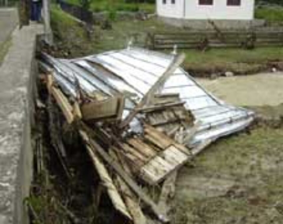 Ajutoarele financiare alocate de guvern pentru familiile afectate de inundații se vor da în baza unor anchete sociale Ajutoarele financiare alocate de guvern pentru familiile afectate de inundații se vor da în baza unor anchete sociale