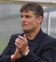 Acționarii lui Dinamo o dau la întors: Andone nu va fi schimbat din funcția de antrenor