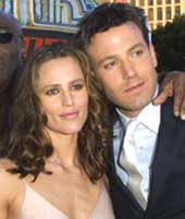 Starurile de la Hollyood se ascund pentru a se căsători