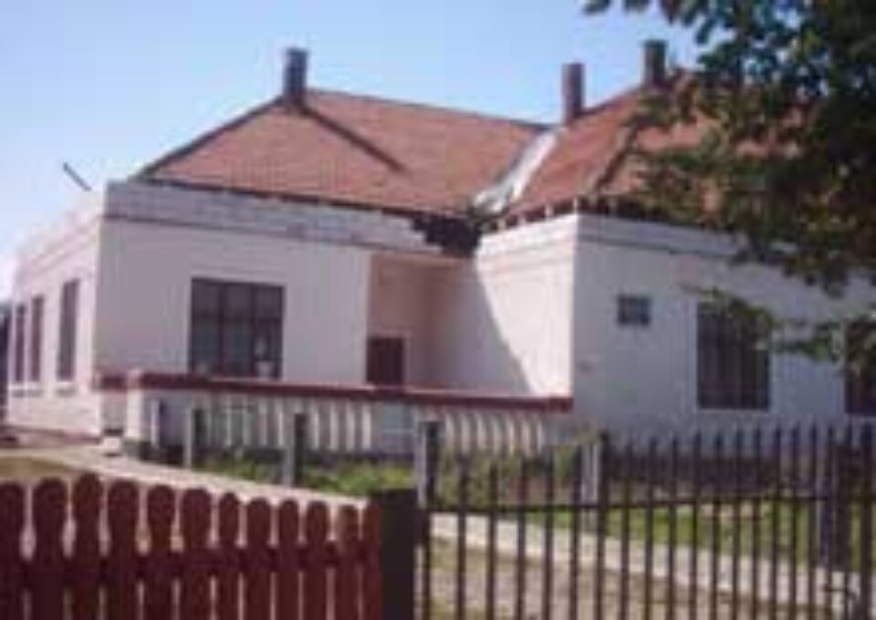 Mii de elevi suceveni din mediul rural vor începe școala în mizerie Mii de elevi suceveni din mediul rural vor începe școala în mizerie