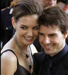 Katie Holmes vrea să ia numele lui Tom Cruise după căsătorie