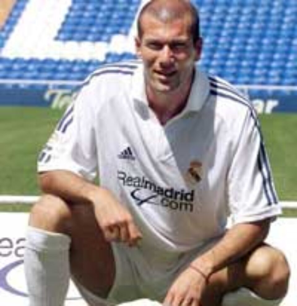 Real Madrid susține că Zidane va fi indisponibil trei săptămâni Real Madrid susține că Zidane va fi indisponibil trei săptămâni