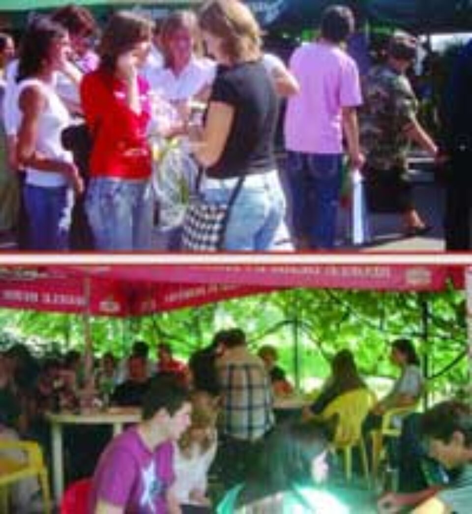 Ținute „trendy”, țigara în colțul gurii și celularul la ureche, imaginea liceanului la început de an școlar