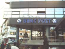 A încercat să fure o plasă cu 260 de milioane de lei de la un ghișeu al „Banc Post”