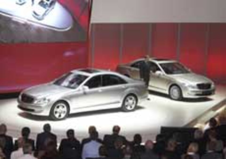 Fascinația automobilului, pe viu, de la Salonul Auto Internațional din Frankfurt