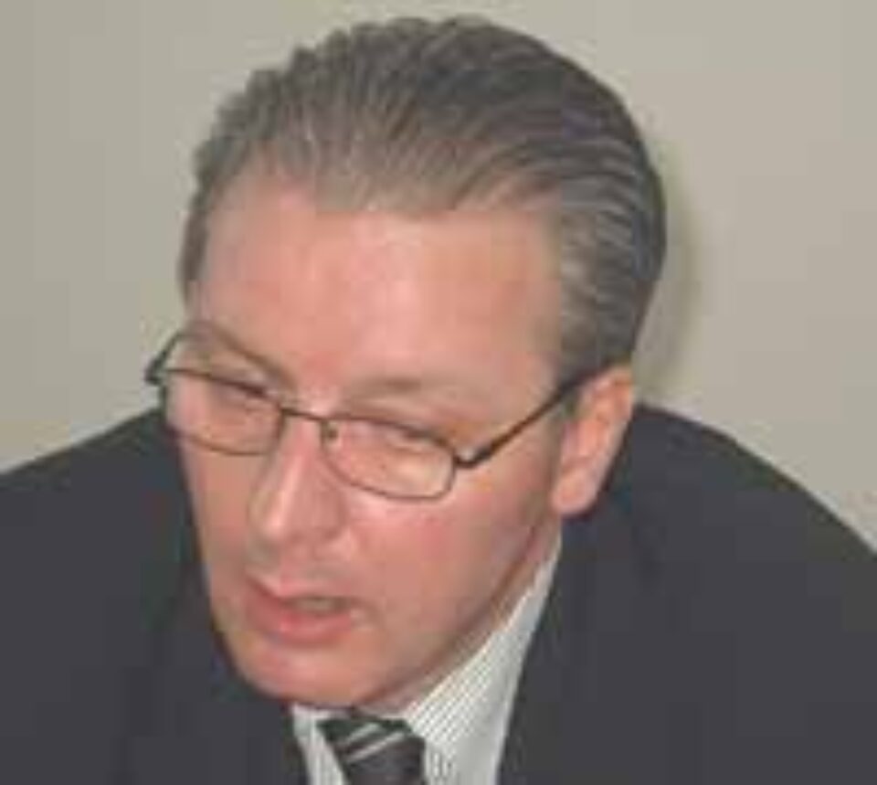 Democrații suceveni vor să ceară conducerii centrale a partidului excluderea deputatului Olărean din PD Democrații suceveni vor să ceară conducerii centrale a partidului excluderea deputatului Olărean din PD