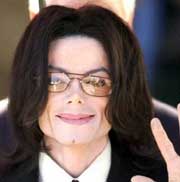 Michael Jackson a declarat, după trei luni de tăcere, că se simte bine