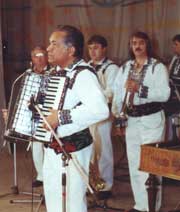 Culegeri de melodii populare „nepoluate” din Bucovina, sub „bagheta” dirijorului Marin Constantin Gheorghe