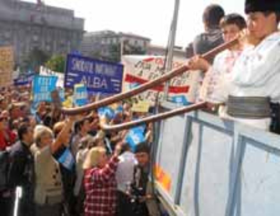 Liderul dascălilor suceveni, Constantin Cernica, apreciază ca foarte posibil un miting al profesorilor, la începutul lui octombrie Liderul dascălilor suceveni, Constantin Cernica, apreciază ca foarte posibil un miting al profesorilor, la începutul lui octombrie