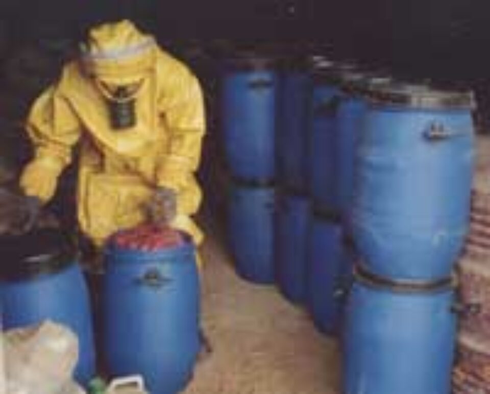 Pînă la sfîrșitul anului, cele peste 40 de tone de pesticide din Depozitul Direcției Fitosanitare vor fi incinerate în Germania Pînă la sfîrșitul anului, cele peste 40 de tone de pesticide din Depozitul Direcției Fitosanitare vor fi incinerate în Germania