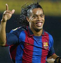 Ronaldinho, desemnat de Congresul FifPro cel mai bun jucător din lume în 2004/2005