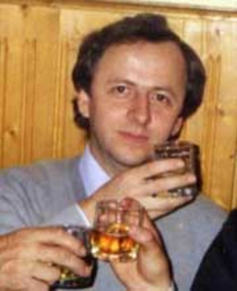 Familia unui medic dispărut în urmă cu un an susține că bărbatul este sechestrat la o mănăstire Familia unui medic dispărut în urmă cu un an susține că bărbatul este sechestrat la o mănăstire