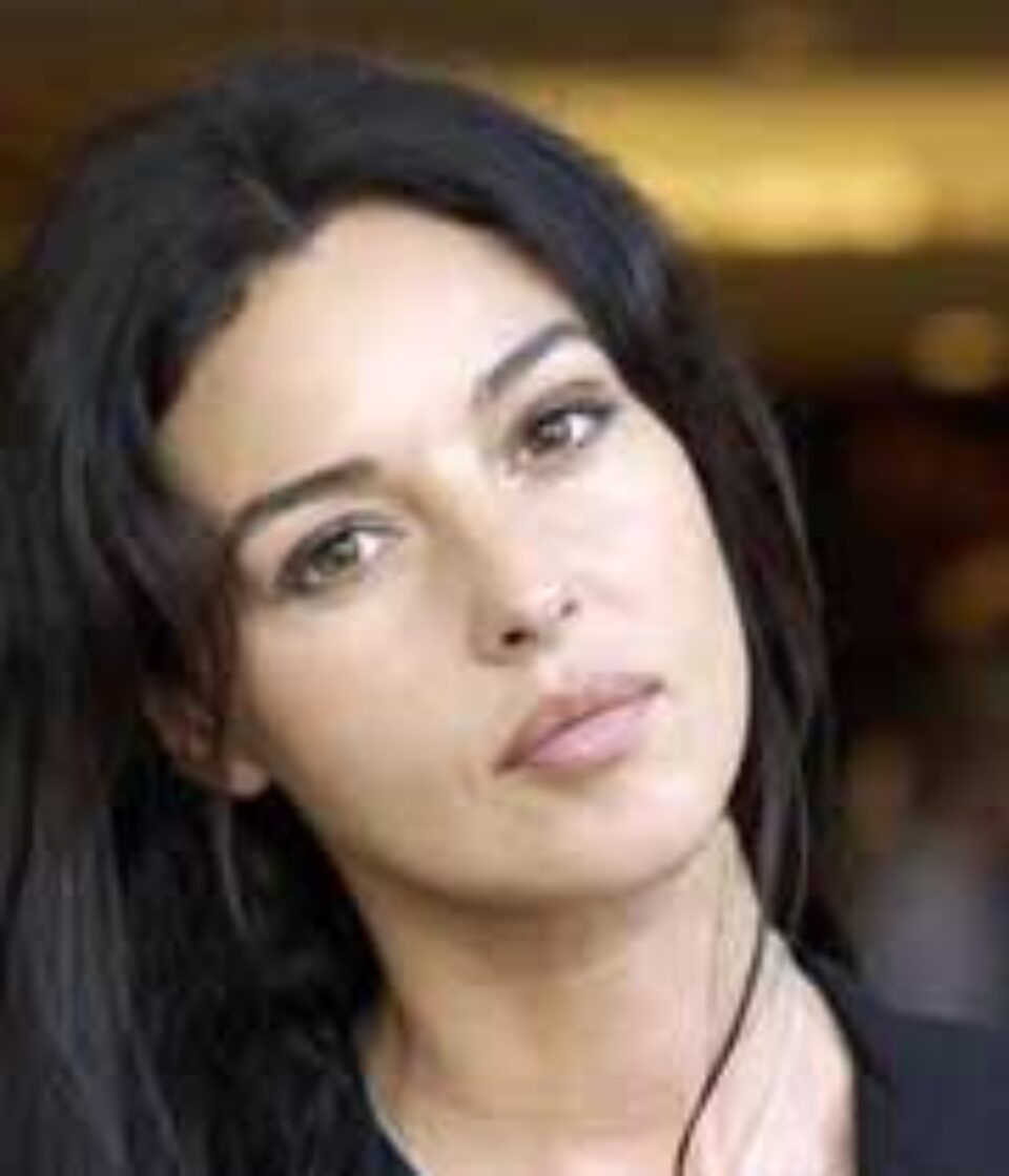 Monica Bellucci filmează în Mongolia Monica Bellucci filmează în Mongolia
