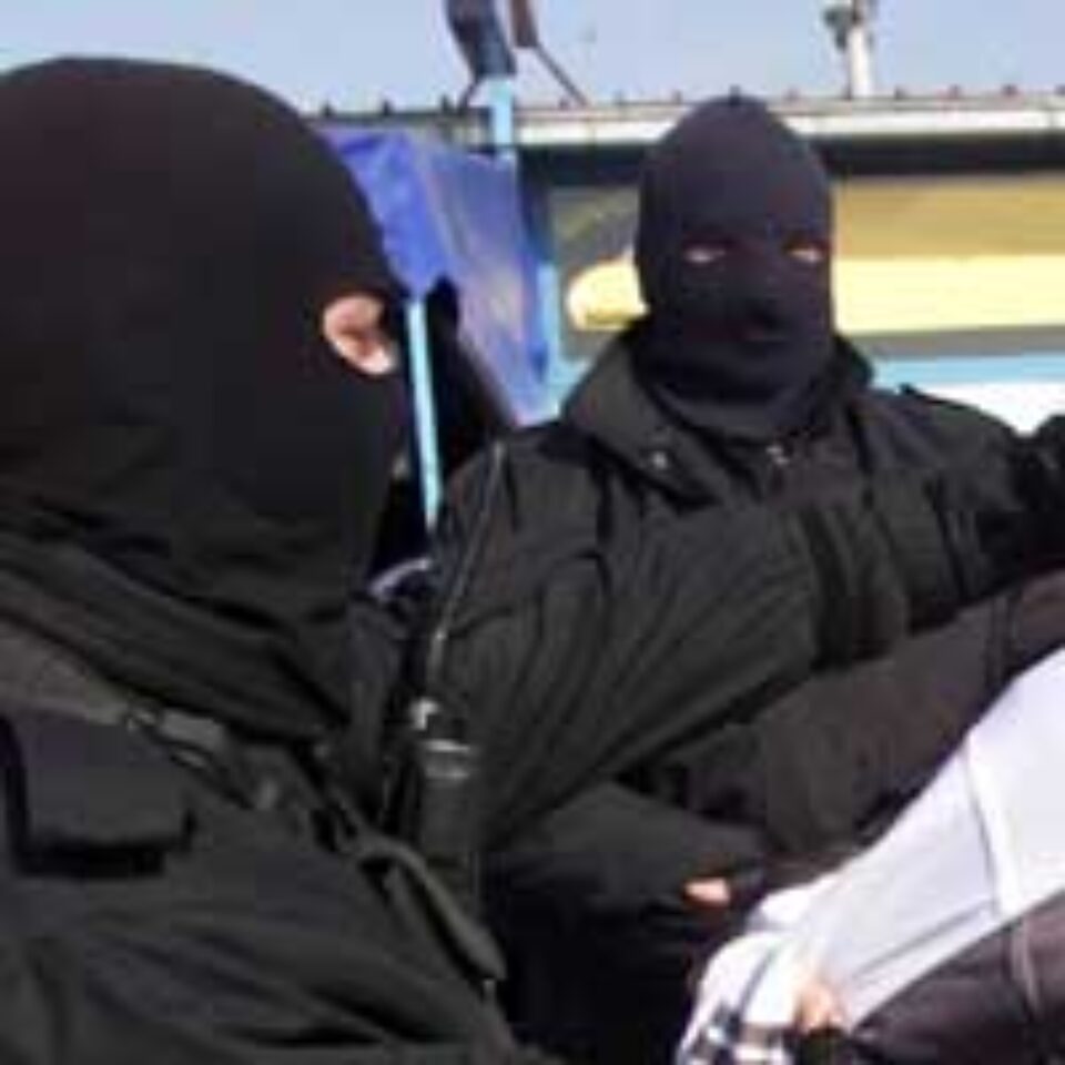 O armată întreagă de polițiști a scotocit județul după infractori O armată întreagă de polițiști a scotocit județul după infractori