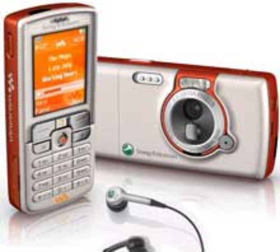 EURO GSM a lansat în județul Suceava telefonul Sony Ericsson W800i EURO GSM a lansat în județul Suceava telefonul Sony Ericsson W800i