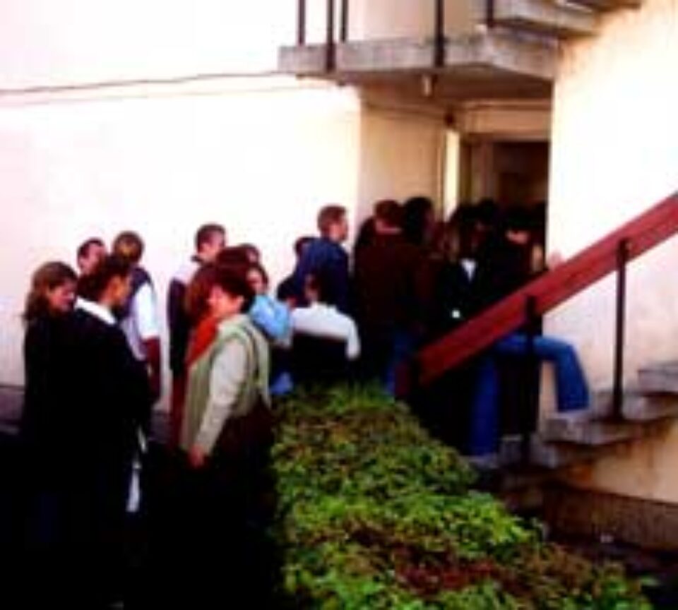 Numărul studenților care solicită cazare, de patru ori mai mare decît numărul locurilor disponibile Numărul studenților care solicită cazare, de patru ori mai mare decît numărul locurilor disponibile