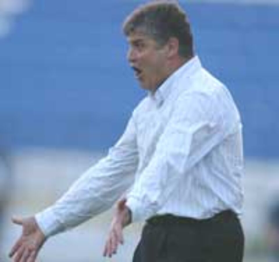 Andone vrea să ducă Dinamo în semifinalele Cupei UEFA Andone vrea să ducă Dinamo în semifinalele Cupei UEFA