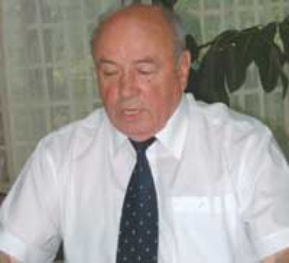 Aproape octogenarul Gheorghe Acatrinei ține cu dinții de conducerea PRM Suceava