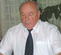 Aproape octogenarul Gheorghe Acatrinei ține cu dinții de conducerea PRM Suceava