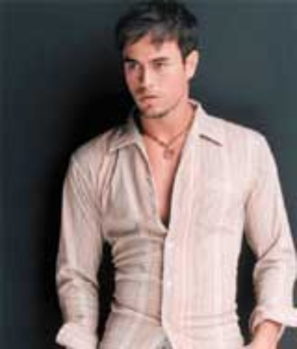 Enrique Iglesias - cel mai sexy burlac Enrique Iglesias - cel mai sexy burlac