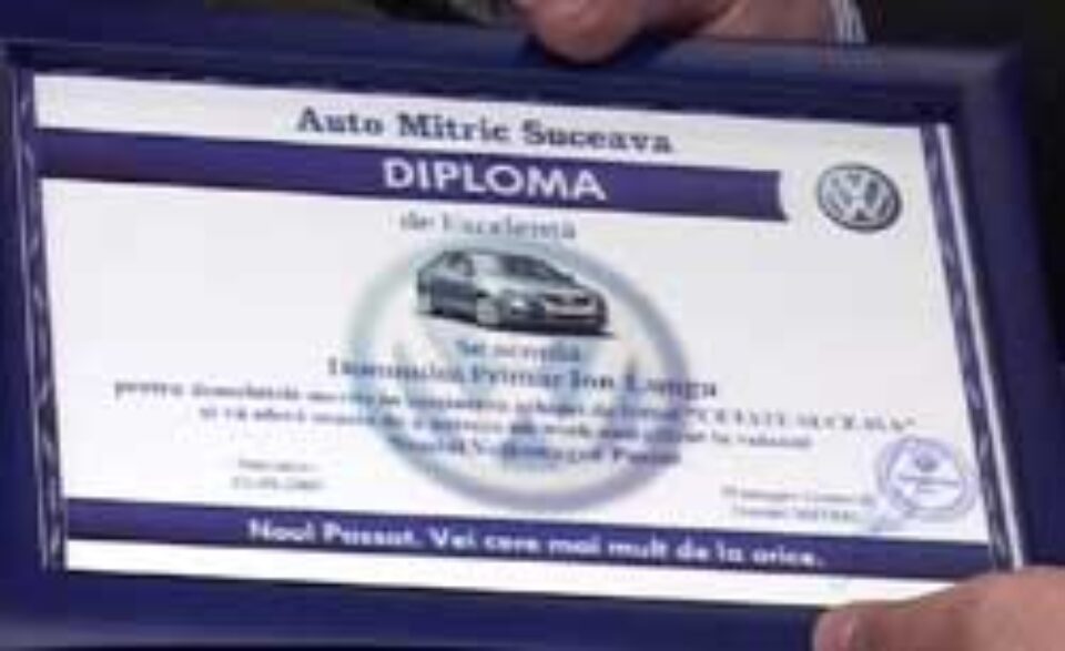 Primarul Ion Lungu a primit o diplomă de onoare și ultimul model de Passat din partea firmei Auto Mitric Primarul Ion Lungu a primit o diplomă de onoare și ultimul model de Passat din partea firmei Auto Mitric