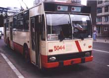 Introducerea taxatorilor în troleibuze a dus la triplarea încasărilor