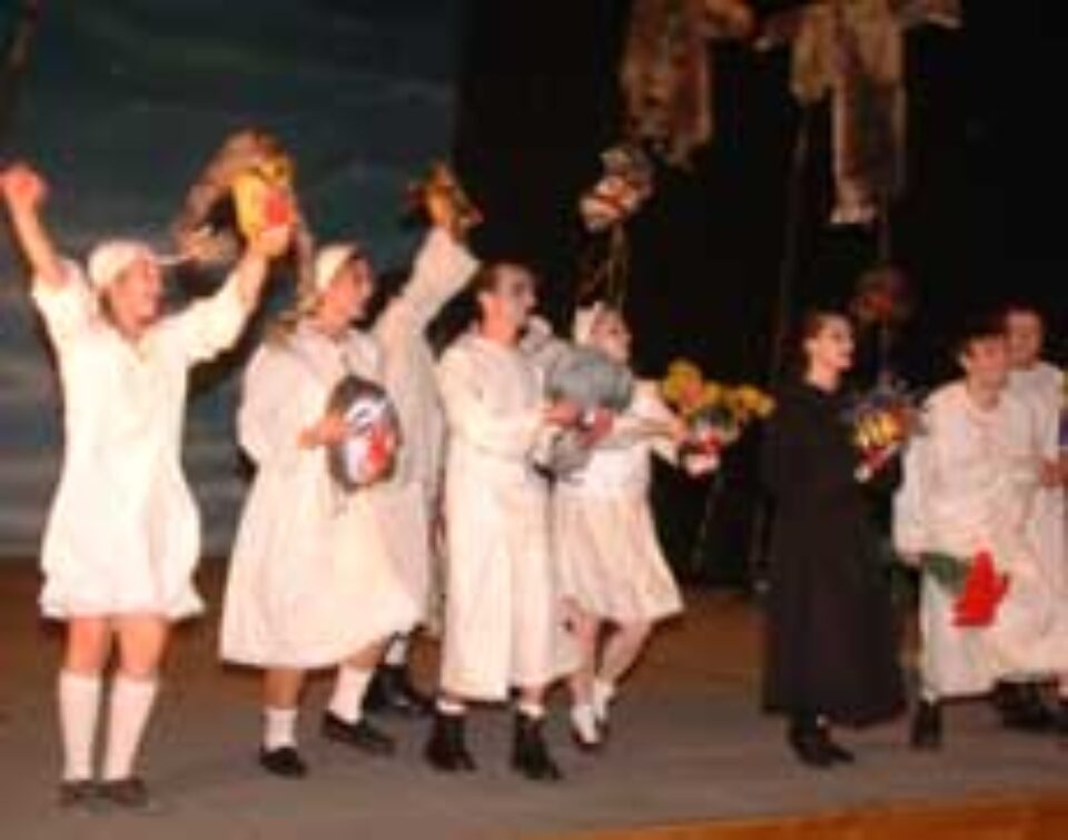 Spectacol de mare succes pe scena suceveană – Premiera piesei de teatru „Ivan Turbincă”