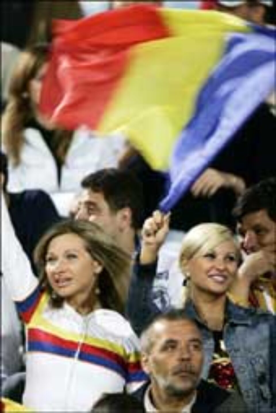 Suporterii români vor sta din nou acasă Suporterii români vor sta din nou acasă