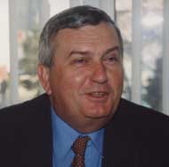 Mohora : „Reducem bugetul Camerei Deputaților dacă Guvernul dă jos din pom numeroșii funcționari de pe la ministere”