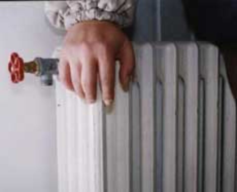 ANRE: Facturile de căldură ale familiilor sărace vor scădea în iarnă în baza noilor tarife ANRE: Facturile de căldură ale familiilor sărace vor scădea în iarnă în baza noilor tarife