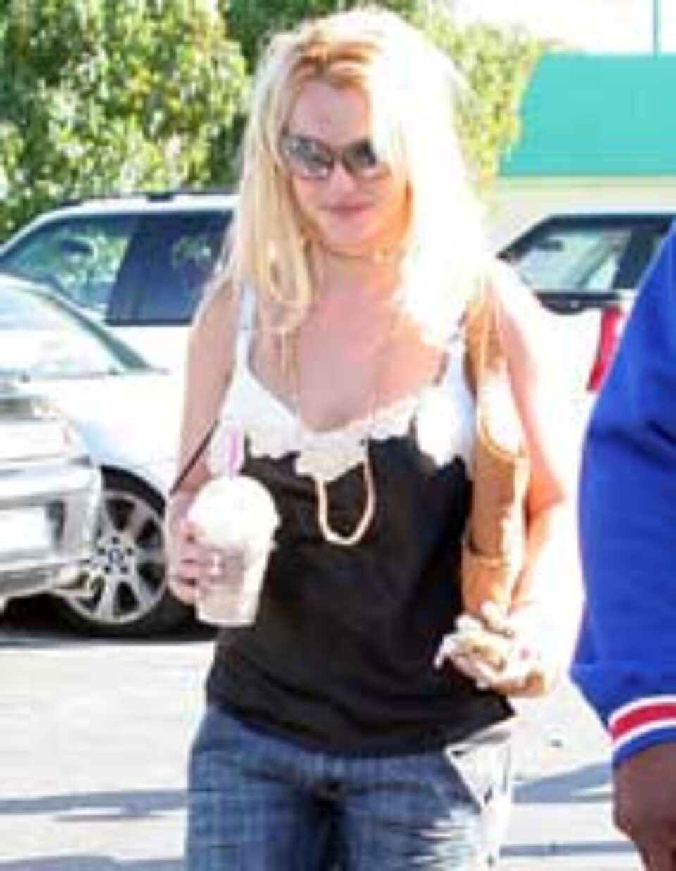 Britney Spears a scăpat de kilogramele în plus de după sarcină Britney Spears a scăpat de kilogramele în plus de după sarcină