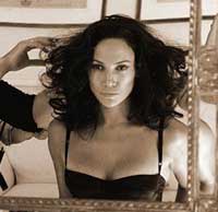 Jennifer Lopez - pe coperta celebrului calendar Pirelli