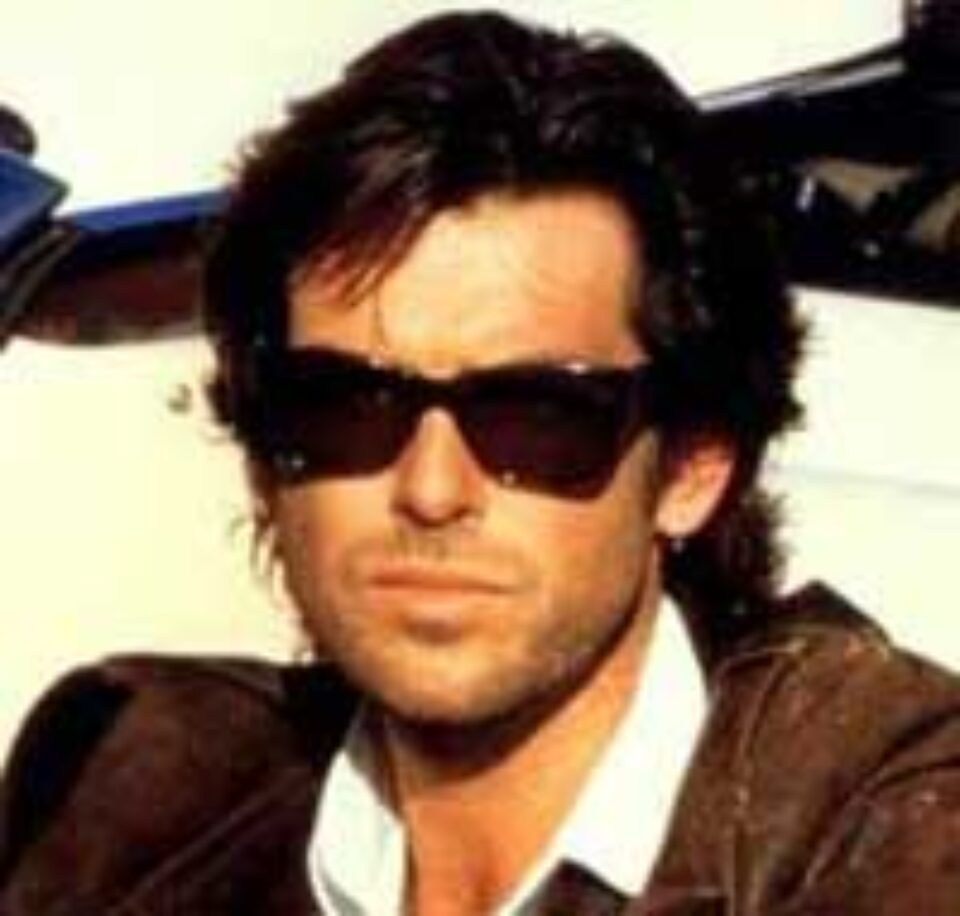 Pierce Brosnan susține o acțiune în justiție împotriva Marinei americane Pierce Brosnan susține o acțiune în justiție împotriva Marinei americane