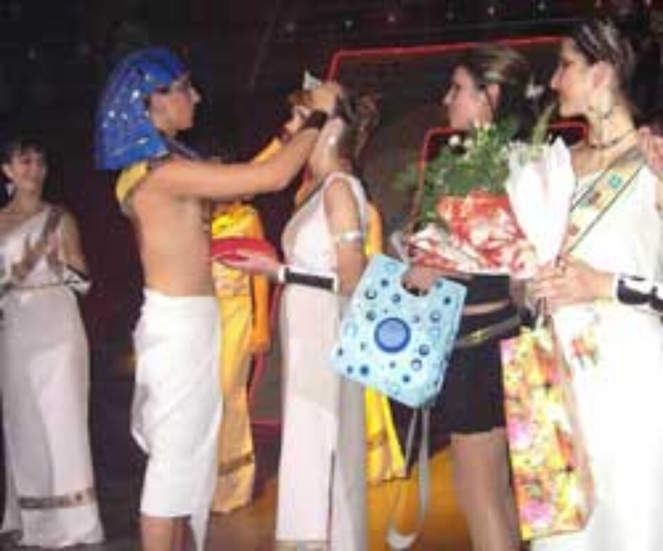 Balul Bobocilor de la Liceul de Artă Suceava - un spectacol al tinereții