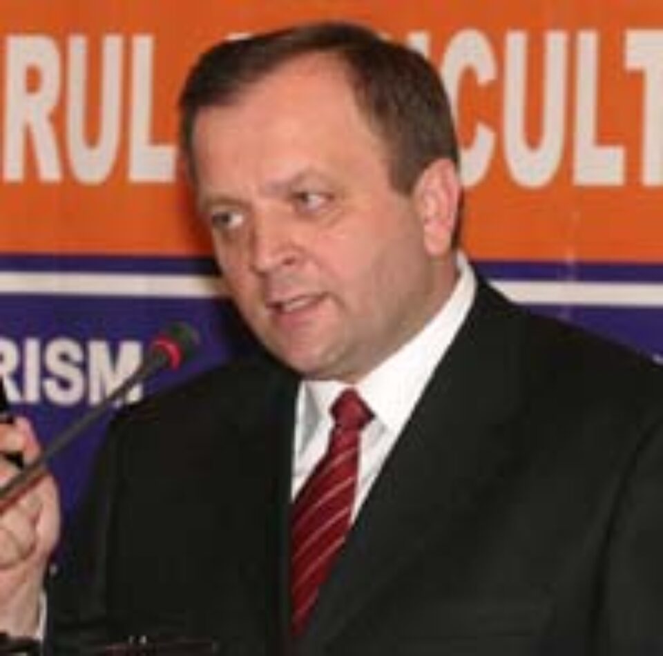 Flutur: Succesul programului „Fermierul” îi deranjează pe cei de la PSD Flutur: Succesul programului „Fermierul” îi deranjează pe cei de la PSD