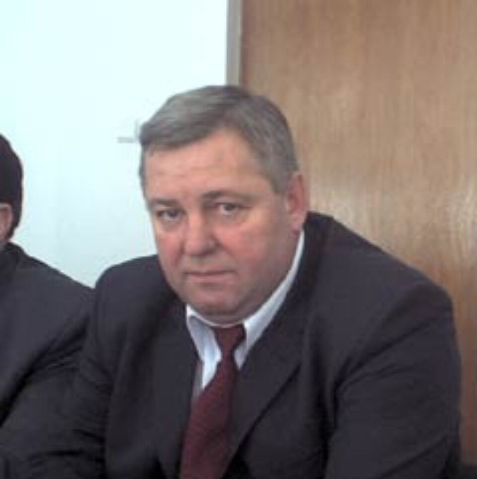 Ion Stan consideră că invitația prefectului Onofrei la colaborare între parlamentarii puterii și opoziției este doar un act de demagogie Ion Stan consideră că invitația prefectului Onofrei la colaborare între parlamentarii puterii și opoziției este doar un act de demagogie