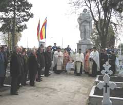 Ziua Armatei, sărbătorită la Suceava cu parada militară și coroane de flori