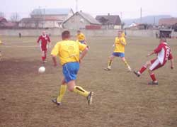 Număr record de cartonașe la meciul de la Fălticeni