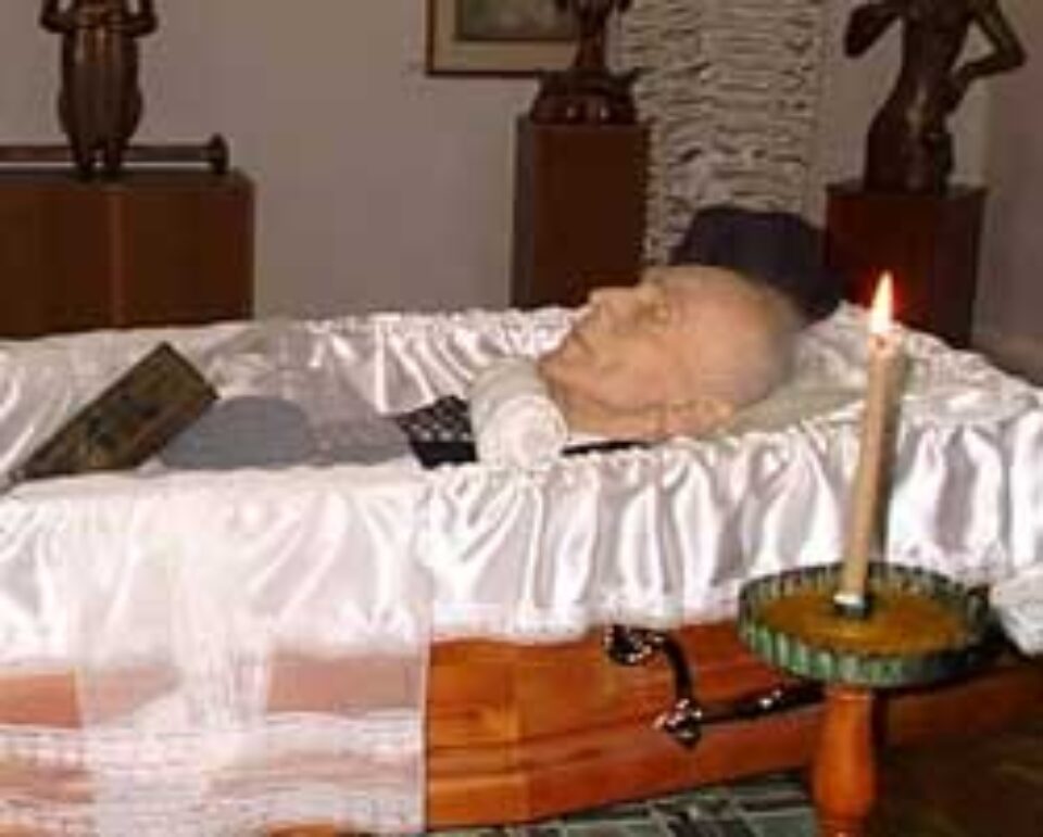 S-a stins lumina artei românești