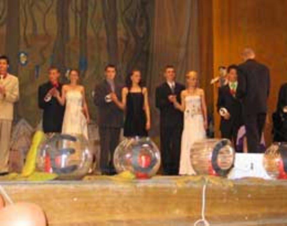 „Balul Bobocilor ECO” - de la Epoca de piatră și Flingstoni, la Funky DJ’S și muzică disco