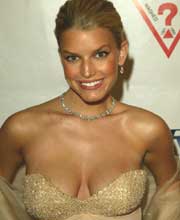 Jessica Simpson are cei mai frumoși sâni de la Hollywood