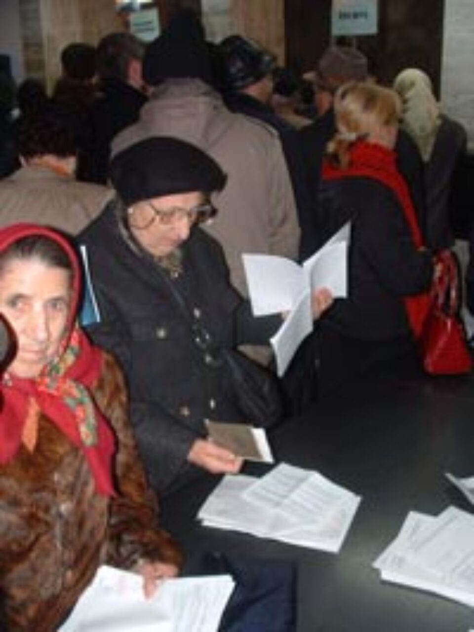 “Cuponarii” din mediul rural își vînd acțiunile pentru a putea trăi “Cuponarii” din mediul rural își vînd acțiunile pentru a putea trăi