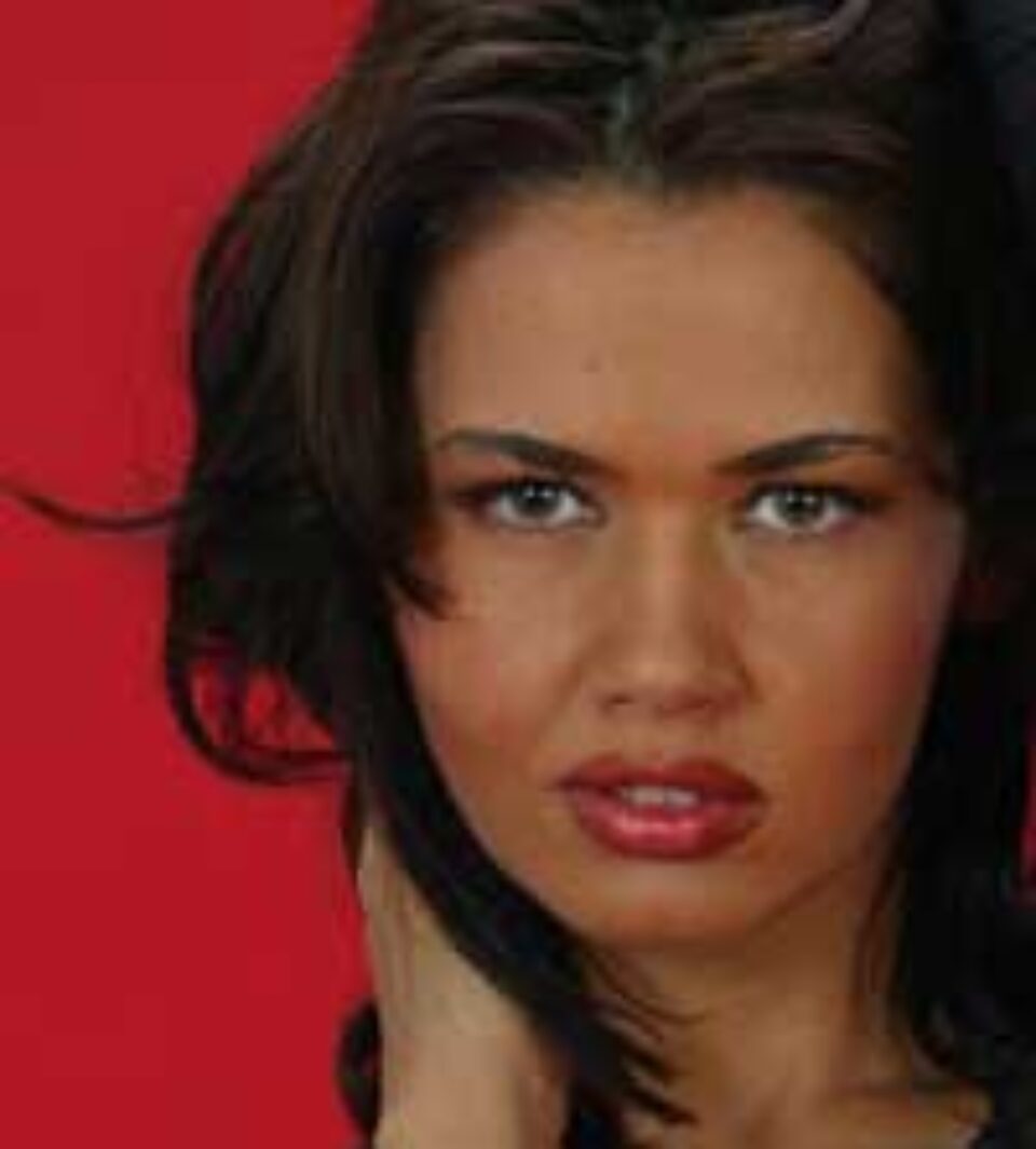 Acasă TV a lansat oficial telenovela românească "Păcatele Evei"