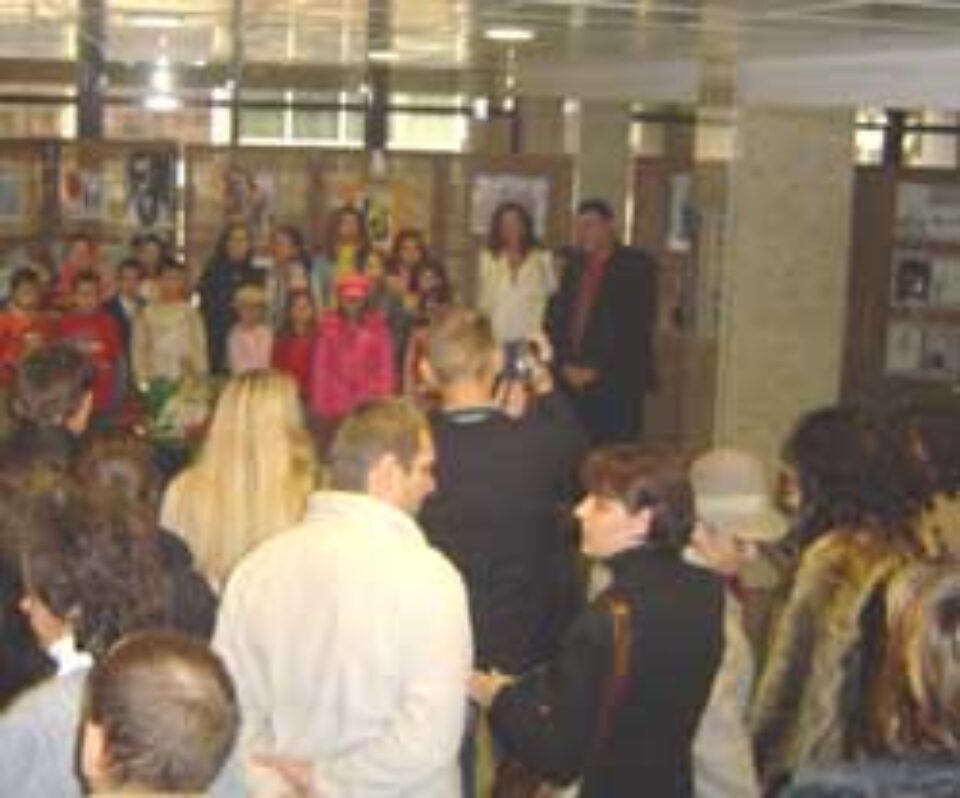 Expoziție de caricatură a „Academiei libere de grafică satirică Paula Șalar”, în holul Primăriei Suceava Expoziție de caricatură a „Academiei libere de grafică satirică Paula Șalar”, în holul Primăriei Suceava